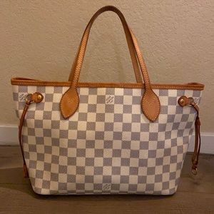 Louis Vuitton tote bag very lightly used